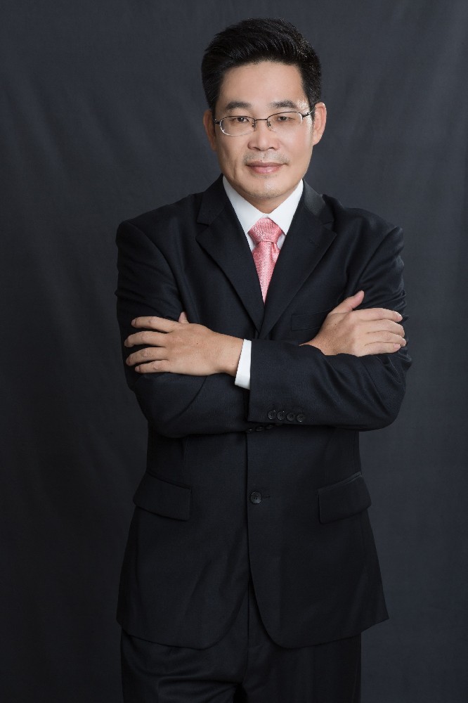 谢建军律师