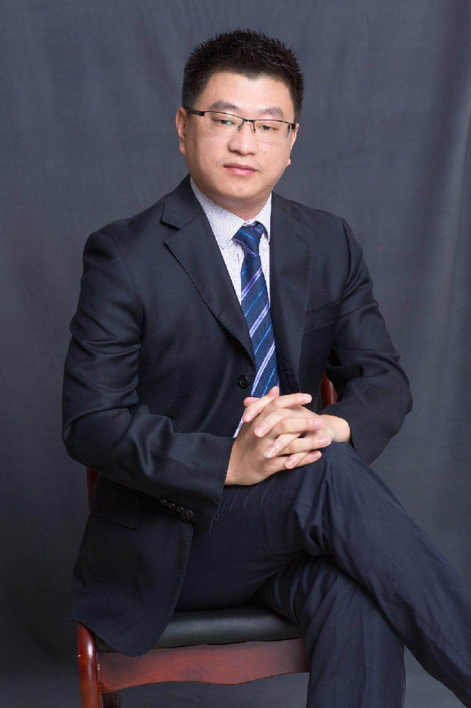 罗镇辉律师